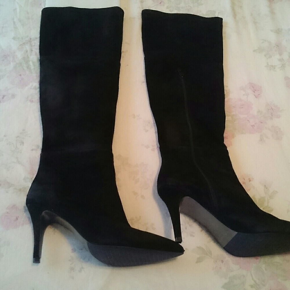 Suede boots